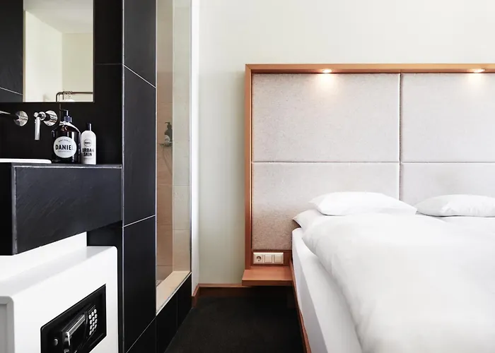 Central hotel: Hotel Daniel Graz - Smart Lifestyle Near City Centre